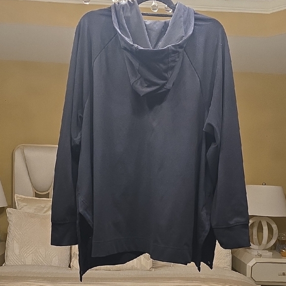 Athleta Women's Black Hoodie Sweatshirt - Picture 4 of 14